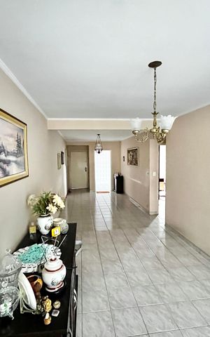 Apartamento à venda com 81m², 3 quartos e 1 vaga Apartamento à venda com 81m², 3 quartos e 1 vagaSala