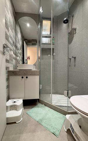 Apartamento à venda com 85m², 2 quartos e 1 vaga Apartamento à venda com 85m², 2 quartos e 1 vagaBanheiro social