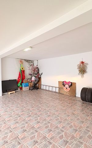Casa à venda com 270m², 5 quartos e 3 vagasGaragem