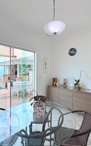 Casa à venda com 270m², 5 quartos e 3 vagasCopa
