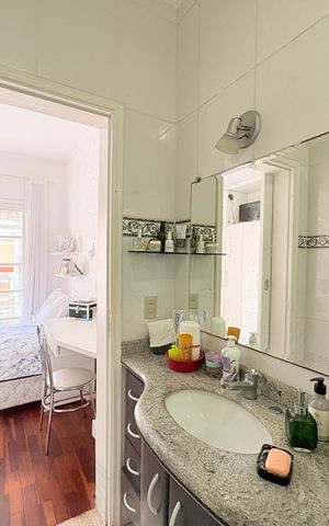 Casa à venda com 270m², 5 quartos e 3 vagasBanheiro da Suíte 2