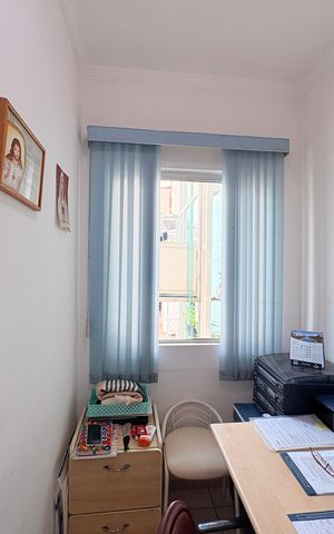 Casa à venda com 270m², 5 quartos e 3 vagasEscritório
