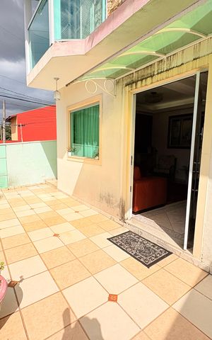 Casa à venda com 270m², 5 quartos e 3 vagasFrente da Casa