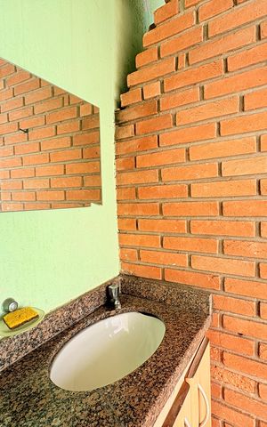 Casa à venda com 270m², 5 quartos e 3 vagasLavabo externo