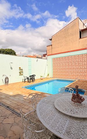 Casa à venda com 270m², 5 quartos e 3 vagasQuintal com Piscina