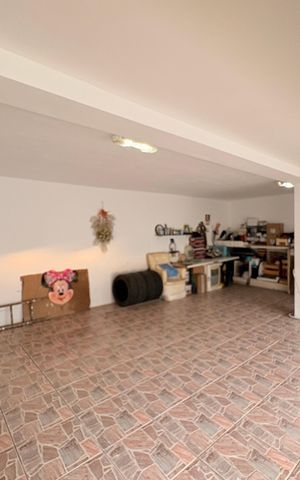 Casa à venda com 270m², 5 quartos e 3 vagasGaragem