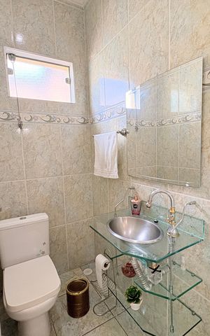 Casa à venda com 270m², 5 quartos e 3 vagasLavabo