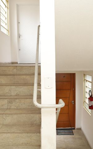 Apartamento para alugar com 42m², 2 quartos e 1 vagaÁrea comum - Saguão do andar
