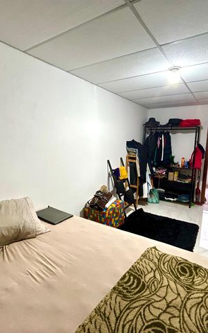 Casa à venda com 202m², 5 quartos e 2 vagas Casa à venda com 202m², 5 quartos e 2 vagasQuarto 4