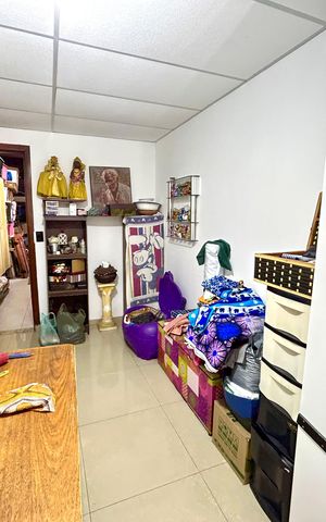 Casa à venda com 202m², 5 quartos e 2 vagas Casa à venda com 202m², 5 quartos e 2 vagasQuarto 5