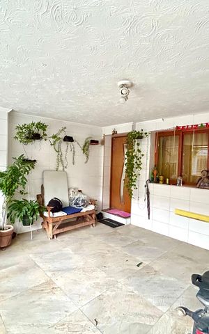 Casa à venda com 202m², 5 quartos e 2 vagas Casa à venda com 202m², 5 quartos e 2 vagasGaragem
