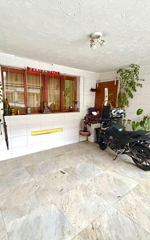 Casa à venda com 202m², 5 quartos e 2 vagas Casa à venda com 202m², 5 quartos e 2 vagasGaragem