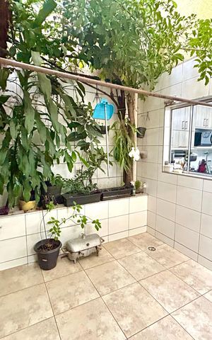 Casa à venda com 202m², 5 quartos e 2 vagas Casa à venda com 202m², 5 quartos e 2 vagasÁrea de Serviço e Quintal