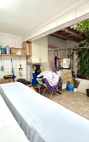 Casa à venda com 202m², 5 quartos e 2 vagas Casa à venda com 202m², 5 quartos e 2 vagasÁrea de Serviço e Quintal