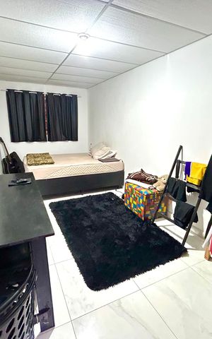 Casa à venda com 202m², 5 quartos e 2 vagas Casa à venda com 202m², 5 quartos e 2 vagasQuarto 4