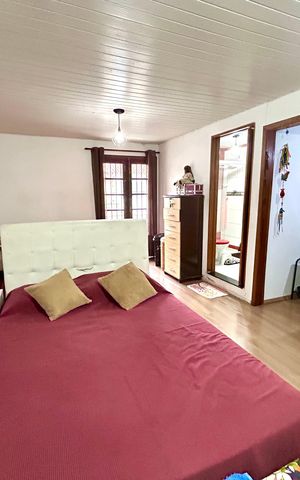 Casa à venda com 202m², 5 quartos e 2 vagas Casa à venda com 202m², 5 quartos e 2 vagasQuarto Suíte