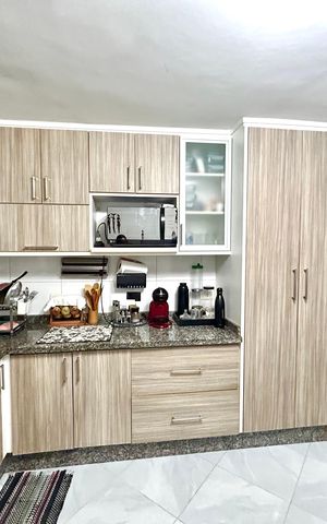 Casa à venda com 202m², 5 quartos e 2 vagas Casa à venda com 202m², 5 quartos e 2 vagasCozinha