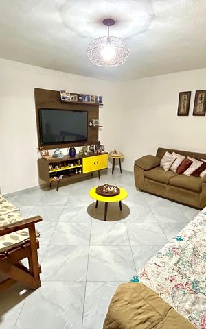 Casa à venda com 202m², 5 quartos e 2 vagas Casa à venda com 202m², 5 quartos e 2 vagasSala