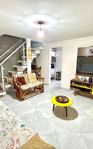 Casa à venda com 202m², 5 quartos e 2 vagas Casa à venda com 202m², 5 quartos e 2 vagasSala