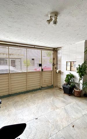 Casa à venda com 202m², 5 quartos e 2 vagas Casa à venda com 202m², 5 quartos e 2 vagasGaragem