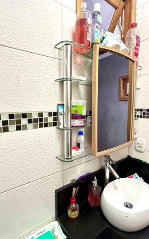 Casa à venda com 202m², 5 quartos e 2 vagas Casa à venda com 202m², 5 quartos e 2 vagasBanheiro 1