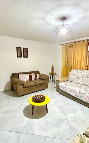 Casa à venda com 202m², 5 quartos e 2 vagas Casa à venda com 202m², 5 quartos e 2 vagasSala