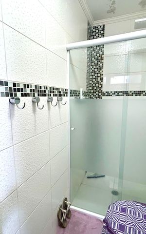 Casa à venda com 202m², 5 quartos e 2 vagas Casa à venda com 202m², 5 quartos e 2 vagasBanheiro 1