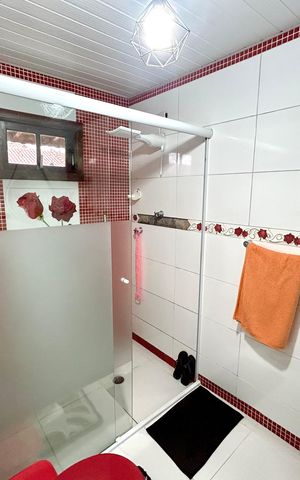 Casa à venda com 202m², 5 quartos e 2 vagas Casa à venda com 202m², 5 quartos e 2 vagasBanheiro da Suíte