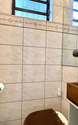 Casa à venda com 250m², 3 quartos e 3 vagasLavabo