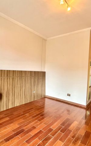 Casa à venda com 250m², 3 quartos e 3 vagasSuite 1