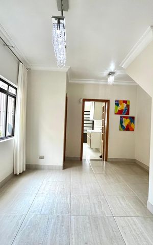 Casa à venda com 250m², 3 quartos e 3 vagasSala