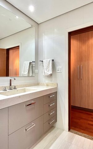 Casa à venda com 250m², 3 quartos e 3 vagasBanheiro da Suíte 1