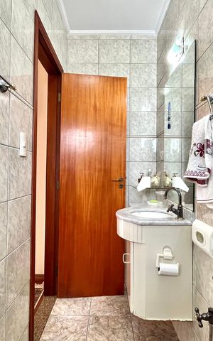 Casa à venda com 250m², 3 quartos e 3 vagasBanheiro da Suíte 2
