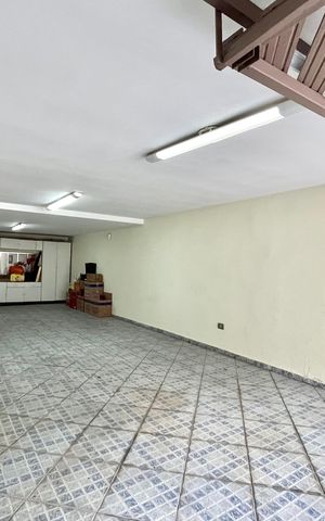 Casa à venda com 250m², 3 quartos e 3 vagasGaragem