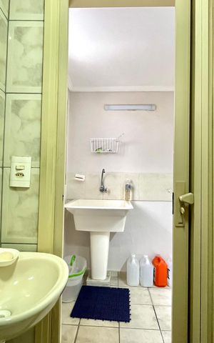 Casa à venda com 250m², 3 quartos e 3 vagasBanheiro de serviço