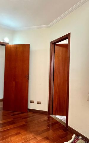 Casa à venda com 250m², 3 quartos e 3 vagasSuite 3