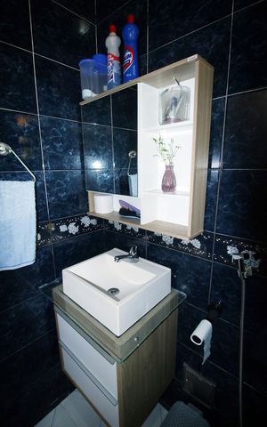 Casa à venda com 220m², 3 quartos e 2 vagasBanheiro social