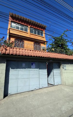 Casa à venda com 220m², 3 quartos e 2 vagasFachada da casa