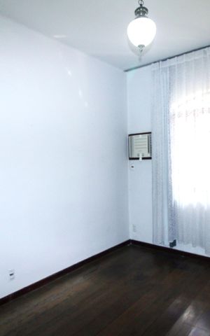 Casa à venda com 220m², 3 quartos e 2 vagasSala