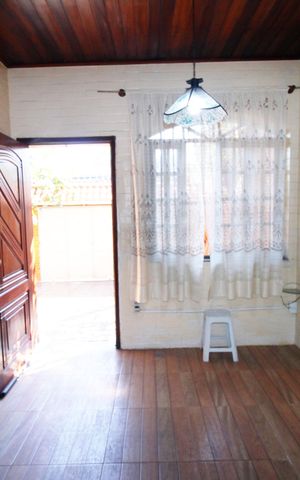 Casa à venda com 220m², 3 quartos e 2 vagasCorredor