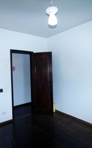 Casa à venda com 220m², 3 quartos e 2 vagasQuarto 3