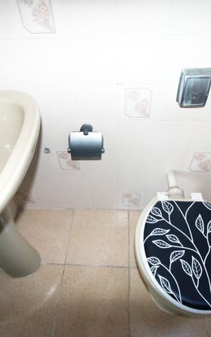 Casa à venda com 220m², 3 quartos e 2 vagasBanheiro de serviço