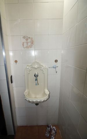 Casa à venda com 220m², 3 quartos e 2 vagasBanheiro social 2