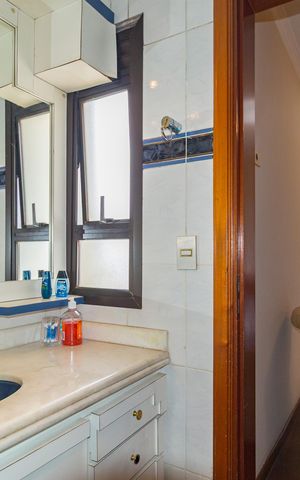 Apartamento à venda com 270m², 4 quartos e 4 vagas Apartamento à venda com 270m², 4 quartos e 4 vagasBanheiro - Suíte
