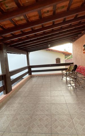Casa para alugar com 200m², 3 quartos e 5 vagasVaranda