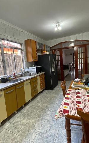 Casa para alugar com 200m², 3 quartos e 5 vagasCozinha