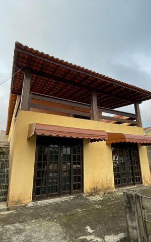 Casa para alugar com 200m², 3 quartos e 5 vagasFachada