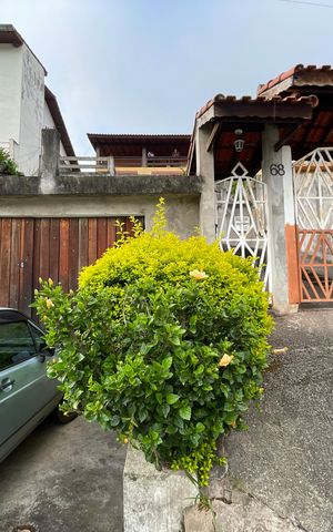 Casa para alugar com 200m², 3 quartos e 5 vagasFachada