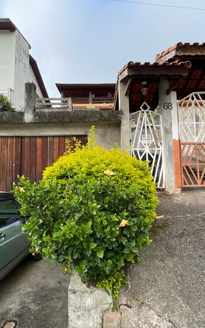 Casa para alugar com 200m², 3 quartos e 5 vagasQuintal
