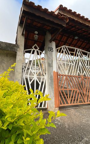 Casa para alugar com 200m², 3 quartos e 5 vagasFachada